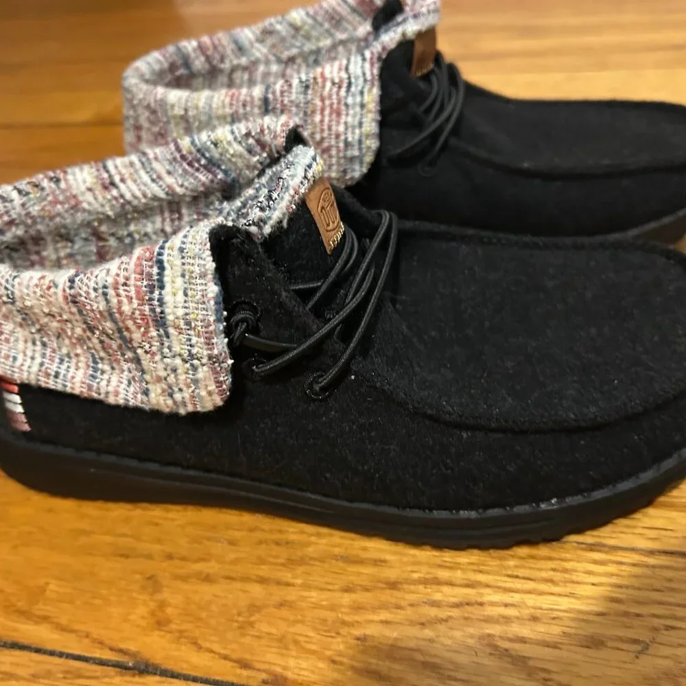 Hey Dude Shoes - Wendy Gray Wooly Twill Fold Boots - Size: 7 - Picture 4 of 15